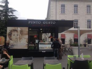 enseigne vitrine punto gusto isère créatiojn pub grésivaudan