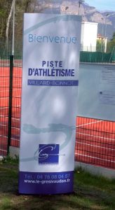 Piste athlétisme Villard-bonnot Amcor signalétique extérieurs pré-enseigne grésivaudan